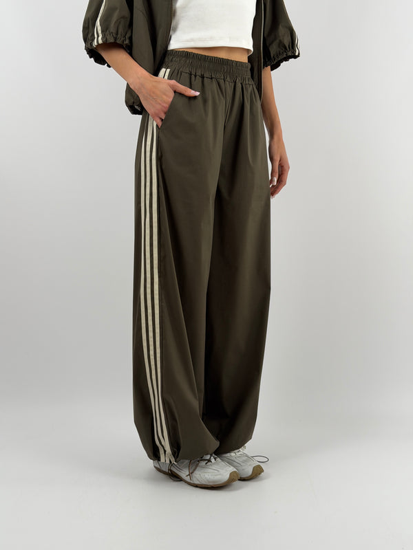 Pantalone Sportivo Verde Militare con Bande Lumina