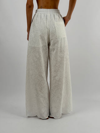 Set Top e Pantalone Bianco con Ricami Lumina