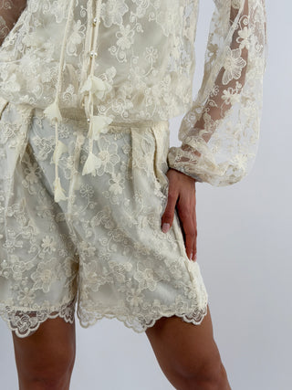 Coordinato Blusa e Shorts in Pizzo Beige