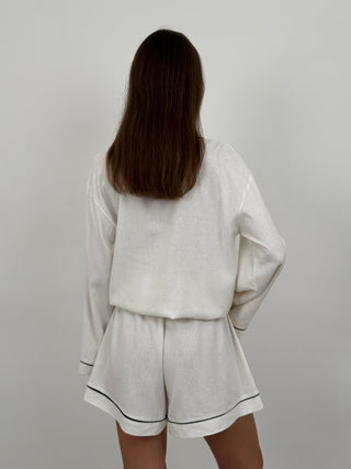 Coordinato Camicia e Shorts con Bordi a Contrasto Bianco