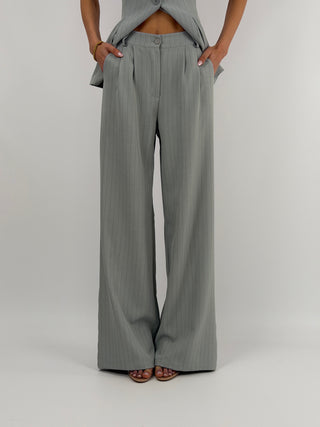 Completo Gessato con Gilet Grigio