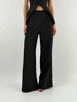 Completo Gessato con Gilet Nero