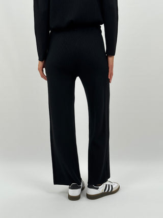 Coordinato Comfy Cute a Costine Nero