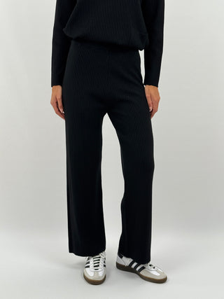 Coordinato Comfy Cute a Costine Nero