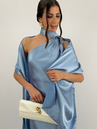 Stola in Satin Azzurro Polvere