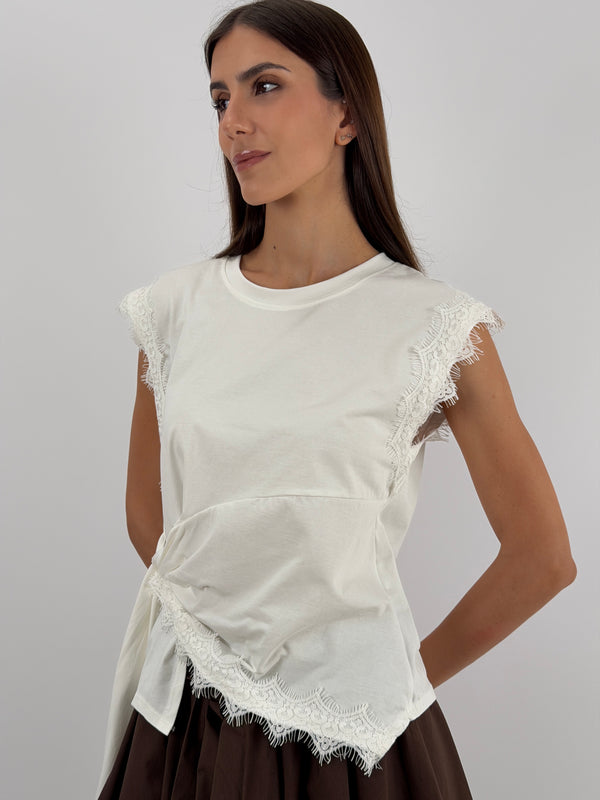 T-shirt con Bordi in Pizzo Bianca