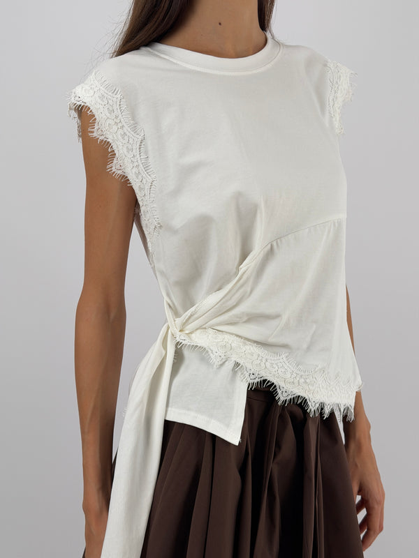 T-shirt con Bordi in Pizzo Bianca