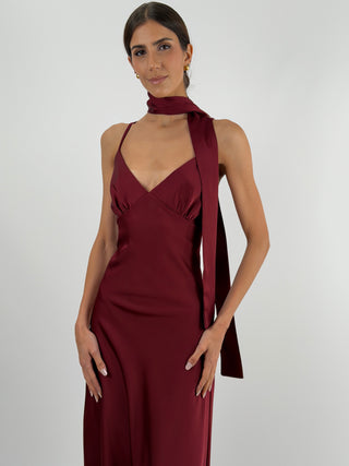 Abito Lungo in Satin con Foulard Burgundy