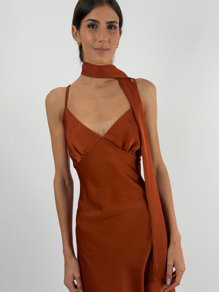 Abito Lungo in Satin con Foulard Ruggine