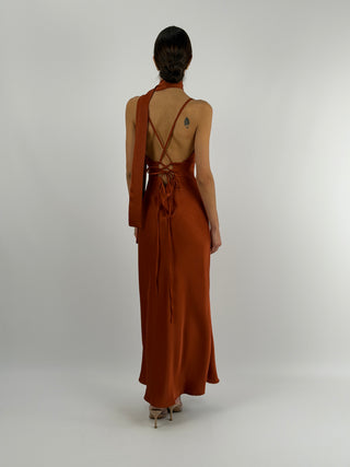 Abito Lungo in Satin con Foulard Ruggine