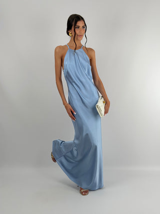 Abito Gioiello in Satin Azzurro Polvere - Abito lungo azzurro polvere in tessuto satinato con spalline sottili e applicazione gioiello sul retro. | Paloma Store