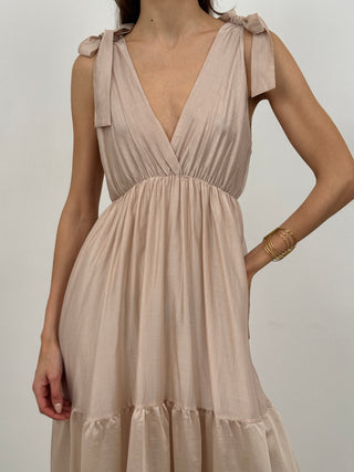 Abito Lungo con Balze e Scollo a V Beige