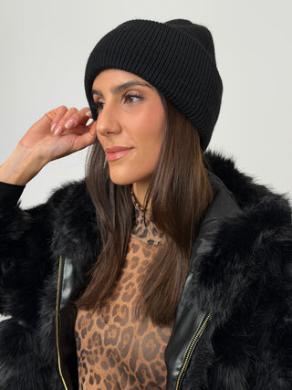 Berretto a Costine con Cashmere Nero