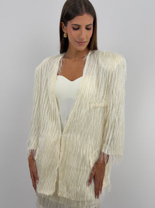 Blazer con Frange Crema - Lumina - Blazer crema con frange all-over e scollo a V. Maniche lunghe, chiusura anteriore con gancio e fodera interna. | Paloma Store