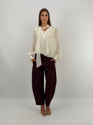 Blusa con Pizzo e Lacci Panna