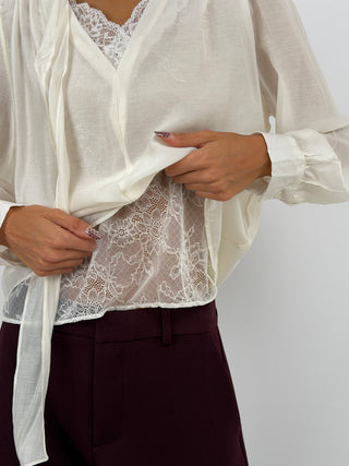 Blusa con Pizzo e Lacci Panna