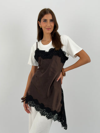 Top Asimettrico con Pizzo Marrone