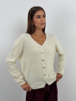 Cardigan Scollo a V in Lana e Cashmere Panna - Cardigan panna in lana e cashmere con scollo a V, maniche lunghe e chiusura con bottoni. Filato morbido che non punge. | Paloma Store