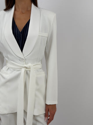 Completo Blazer con Cintura e Pantalone Bianco