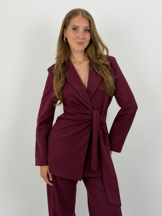 Tailleur Giacca con Nodo e Pantalone Keira Bordeaux