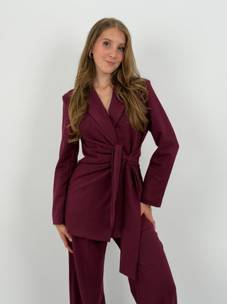 Tailleur Giacca con Nodo e Pantalone Keira Bordeaux
