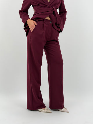 Tailleur Giacca con Nodo e Pantalone Keira Bordeaux