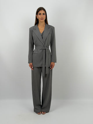 Completo Giacca con Cintura e Pantalone Gessato Grigio