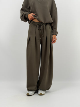 Completo Felpa e Pantalone Scollo V Verde Militare Lumina