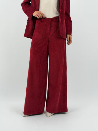 Tailleur Giacca e Pantalone in Velluto a Coste Strette Rosso