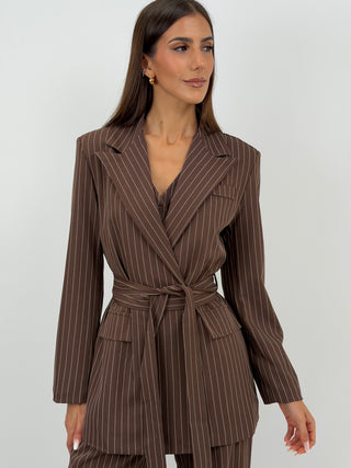 Completo Giacca con Cintura e Pantalone Gessato Marrone