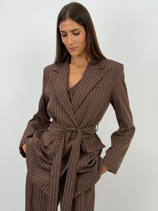 Completo Giacca con Cintura e Pantalone Gessato Marrone