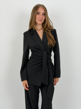 Tailleur Giacca con Nodo e Pantalone Keira Nero