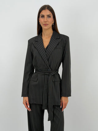 Completo Giacca con Cintura e Pantalone Gessato Nero