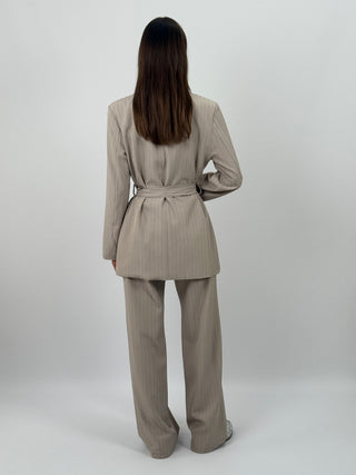 Tailleur Gessato con Cintura Brave Sabbia