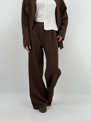 Tailleur con Spalle Strutturate Marrone