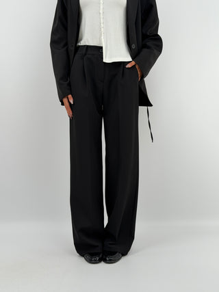 Tailleur con Spalle Strutturate Nero