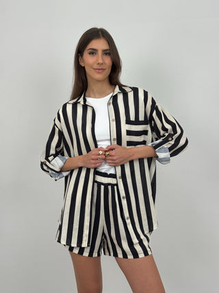 Completo Camicia e Shorts a Righe Nere