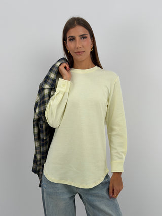 Maglia con Polsini Gialla Lumina - Maglia gialla in misto cotone con scollo rotondo, maniche lunghe con polsini e bottone. Linea dritta, fit oversize. | Paloma Store