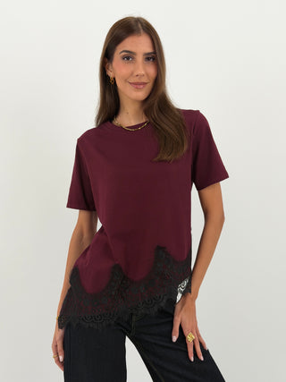 T-Shirt Asimettrica con Pizzo Bordeaux