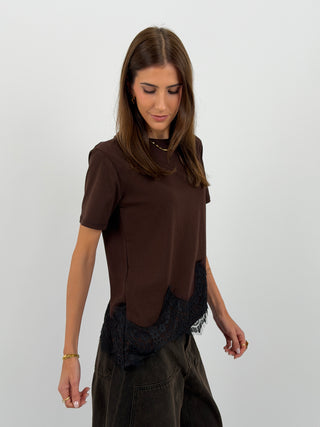 T-Shirt Asimettrica con Pizzo Marrone
