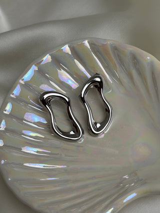 Baguette braided hoop earrings
