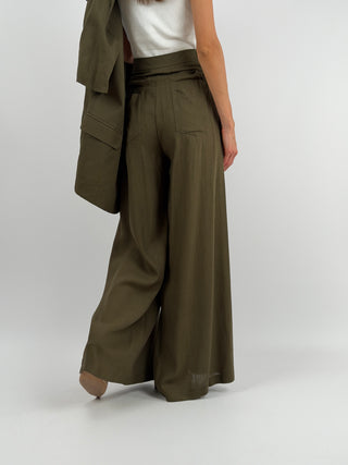 Set Blazer con Cut Out e Pantalone Doppia Vita Verde Militare Lumina