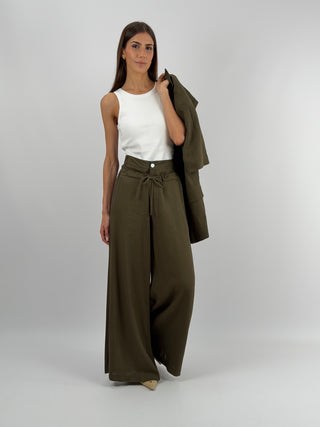 Set Blazer con Cut Out e Pantalone Doppia Vita Verde Militare Lumina