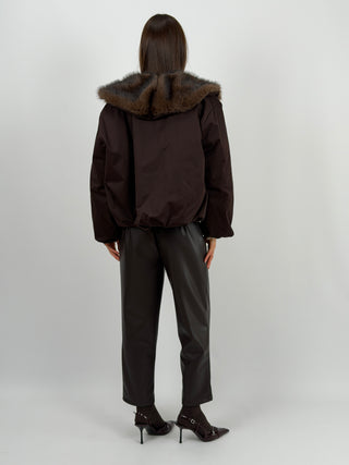 Pantalone Carrot Fit in Eco Pelle Marrone