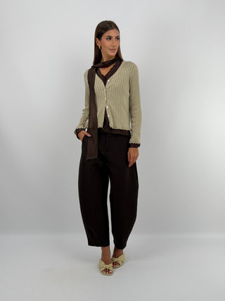 Pantalone Balloon Marrone Lumina - Pantalone modello balloon marrone con passanti in vita per cintura, tasche laterali e chiusura con zip, bottone e gancetto. | Paloma Store