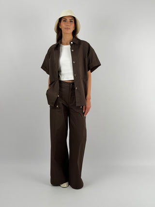 Set Overshirt e Pantalone con Bottoni Marrone Lumina