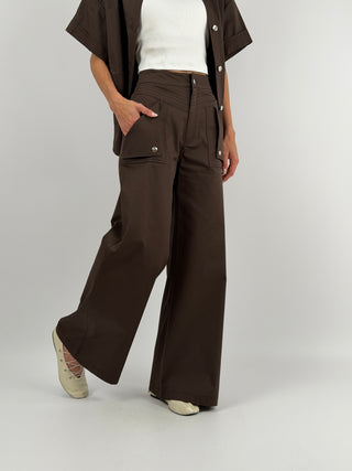 Set Overshirt e Pantalone con Bottoni Marrone Lumina