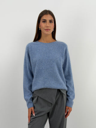 Pullover Girocollo in Lana e Cashmere Azzurro Polvere - Pullover azzurro polvere in lana e cashmere a girocollo con maniche lunghe. Filato morbido che non punge. | Paloma Store