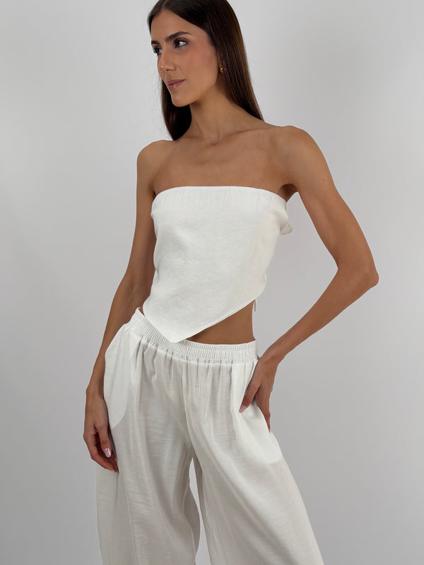 Set Top a Triangolo e Pantalone Bianco