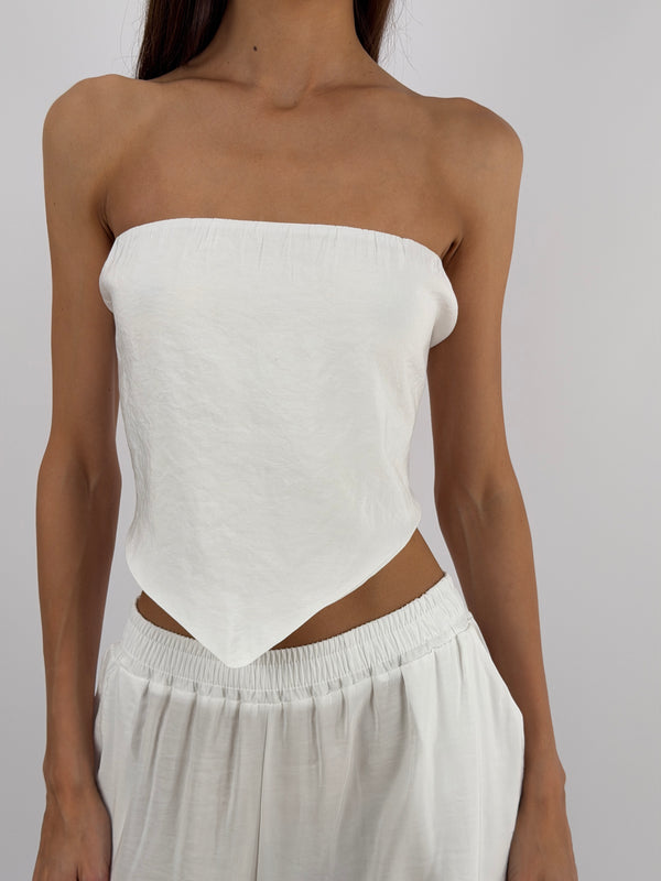 Set Top a Triangolo e Pantalone Bianco